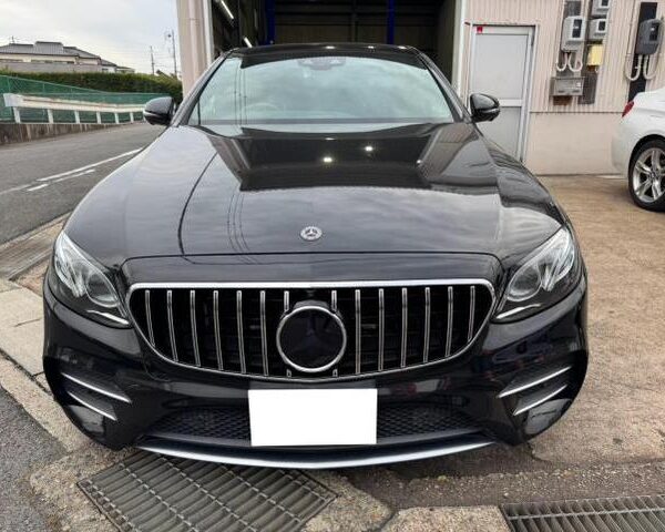 【　Goo-pit　】メルセデス・ベンツ　W213　Ｅ43　グリル交換　